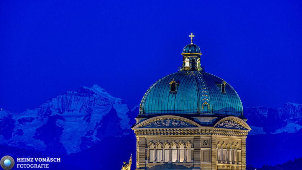 Bern_0031 | Alle Bilder von Heinz Vonäsch Fotografie können alle zu günstigen Preisen gekauft werden! Download der Bilder, Ausdrucke, Postkarten, Tassen T-Shirts, Kalender, Alu- Dibond usw. - Realisiert mit Pictrs.com