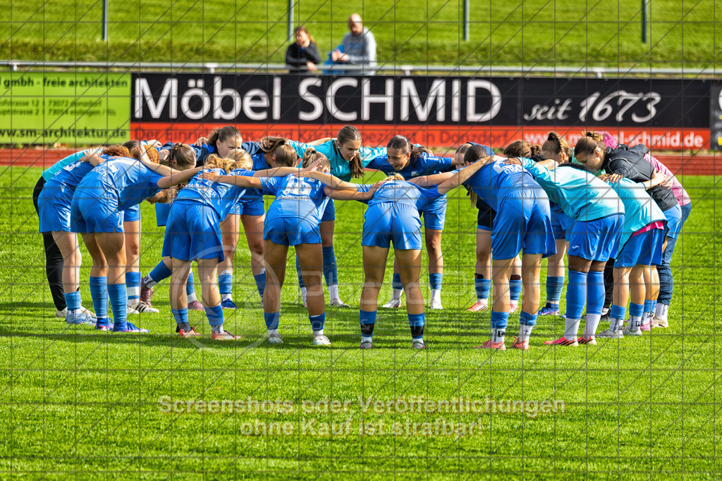 20261010_140320_0807-Bearbeitet_(c)_by_PhotoPeet | #,1.FC Donzdorf (schwarz) vs. SC Sand (blau), Fußball, EnBW-Oberliga B -Juniorinnen, 05. Spieltag, Saison 2026/2027, Rasenplatz Lautertal Stadion, Süßener Straße 16, 73072 Donzdorf, 10.10.2026 - 14:00 Uhr,Foto: PhotoPeet / Sport- &amp; Eventfotografie / Peter Harich