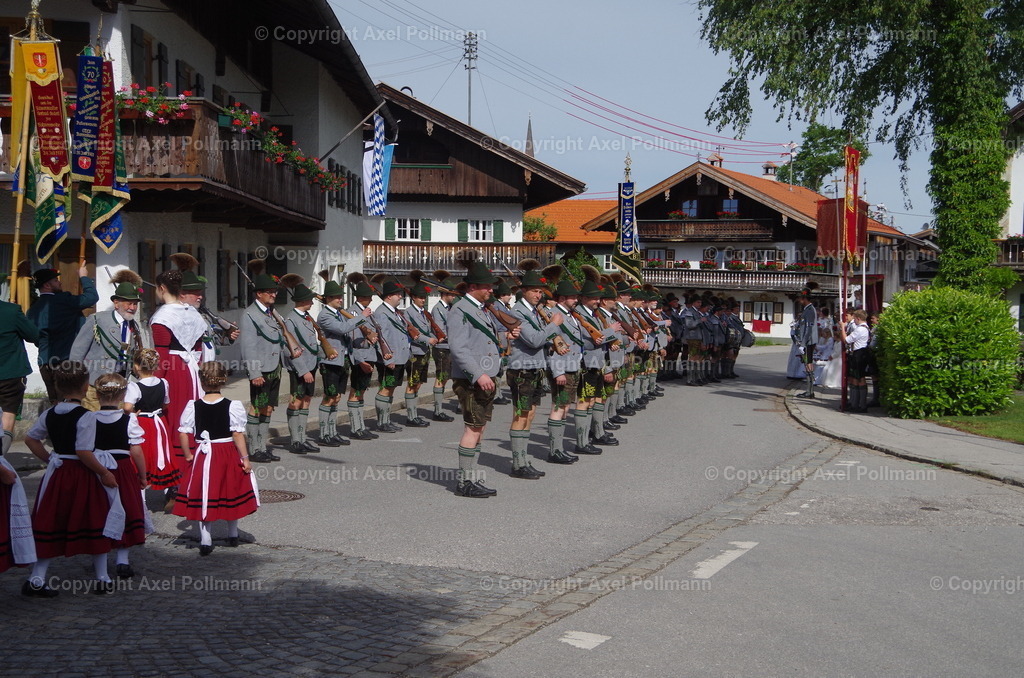 IMGP4988 | fotografiert von Axel PollmannLeonhardi Wallfahrt Benediktbeuern und Murnau, Fronleichnam, Fasching, Landschaft im Loisachtal und Benediktbeuern  - Realisiert mit Pictrs.com