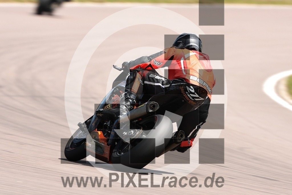 0277-20250620_02056 | Schöne Erinnerungen an spannende Momente - das festzuhalten ist unser Job. PIXELrace.de ist seit 2003 auf den Rennstrecken Europas unterwegs um die Action draußen beim Fahren und die wunderbare Stimmung imm Fahrerlager für euch einzufangen.