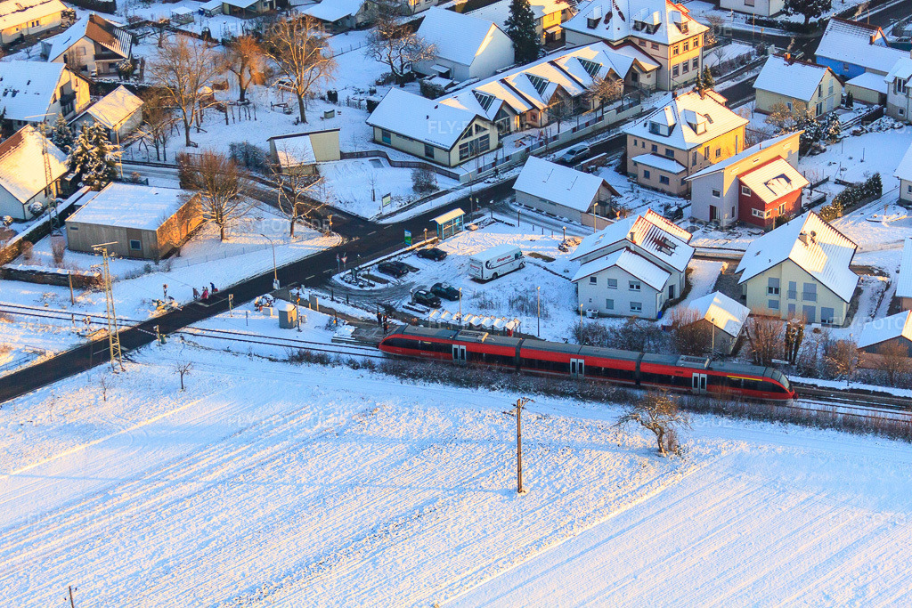 Luftbild: Bahnhof Schaidt im Winter bei Schnee im Ortsteil Schaidt in Wörth im Bundesland Rheinland-Pfalz in Deutschland. Foto: IMG_54753.jpg vom 08.12.2012 durch Werner Riehm/FLY-FOTO.de