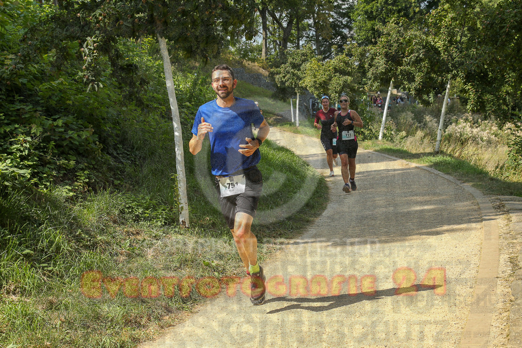250824_1448_EX1_7659 | Sportfotografie im Rhein-Sieg Kreis, Köln, Bonn, NRW, Rheinland Pfalz, Hessen, etc. Unser Tätigkeitsfeld umfasst den Laufsport vom Volkslauf über den Marathon, Duathlon, Triathon bis zum Ultralauf wie Kölnpfad Ultra oder Schindertrail.