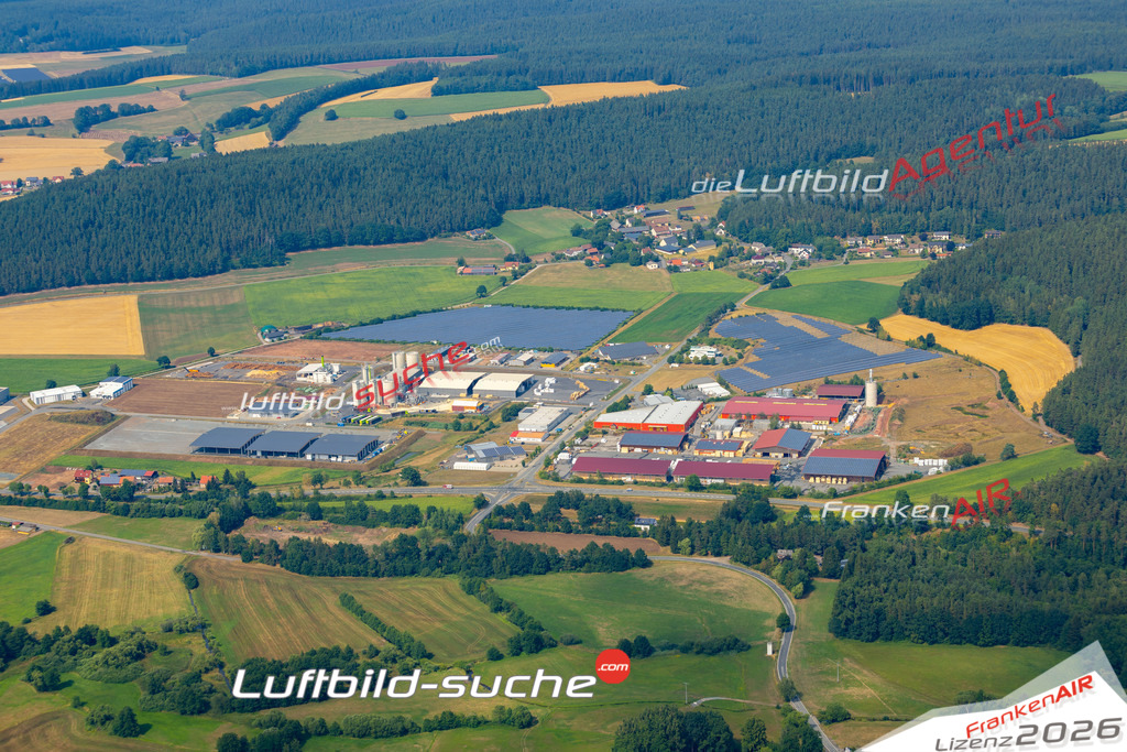 Die Luftaufnahme Gewerbegebiet - Pressath wurde 2022 vom Flugzeug aus (keine Drohne) erstellt. Hohe Auflösung -für große Poster und Wandbilder geeignet - Garantiert!