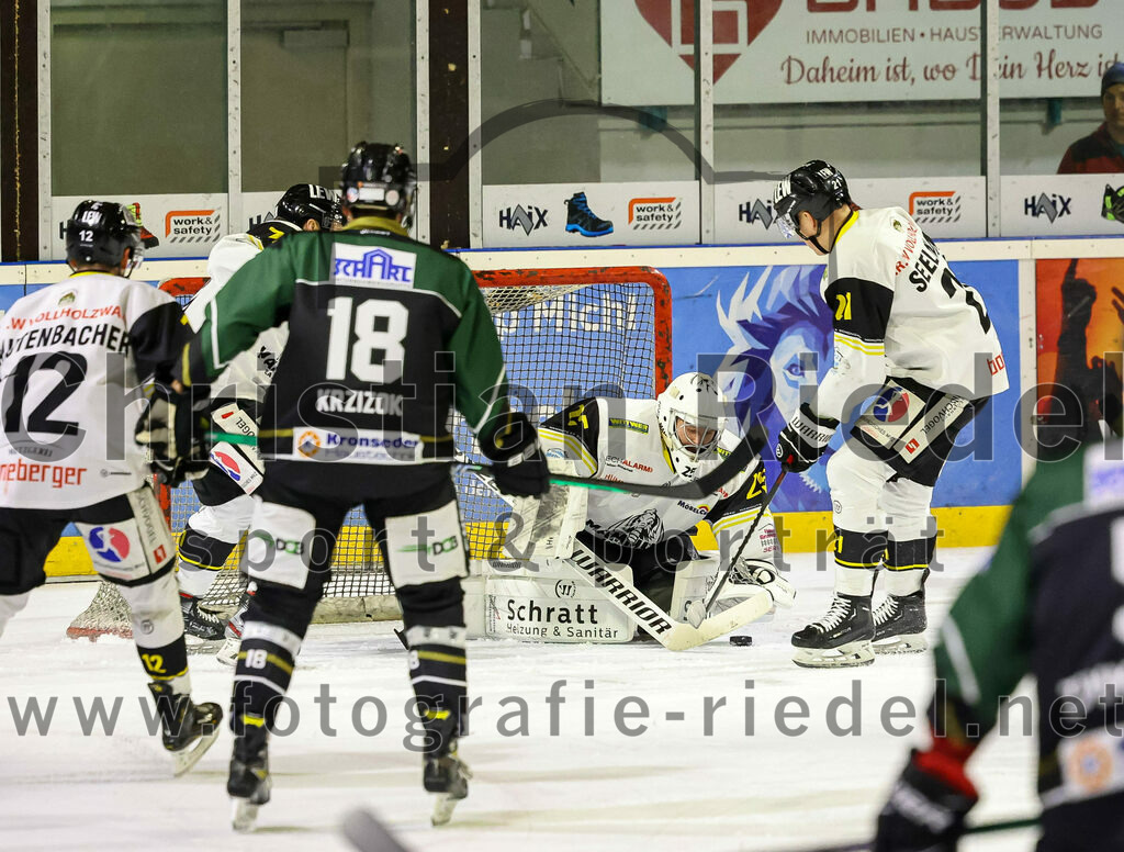 2022-12-23_040_TSV_Erding_gegen_EA_Schongau | Erding, Deutschland, 23.12.2022:
Eishockey, Bayernliga 2022 / 2023, 22. Spieltag, TSV Erding gegen EA Schongau, Endergebnis: 

Foto: Christian Riedel / fotografie-riedel.net