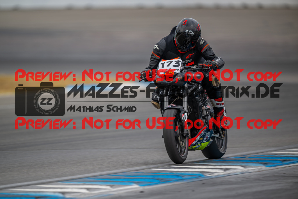 MaZZes-Fotomatrix-20260809-575124 | R1