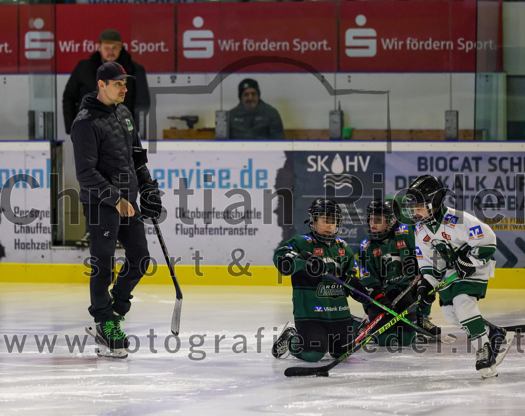 2025-12-14_092_TSV_Erding_gegen_ECDC_Memmingen_Indians | Erding, Deutschland, 14.12.2025:Eishockey, Oberliga Süd 2025 / 2026, 26. Spieltag, TSV Erding gegen ECDC Memmingen Indians, Endergebnis: 1:2Foto: Christian Riedel / fotografie-riedel.net