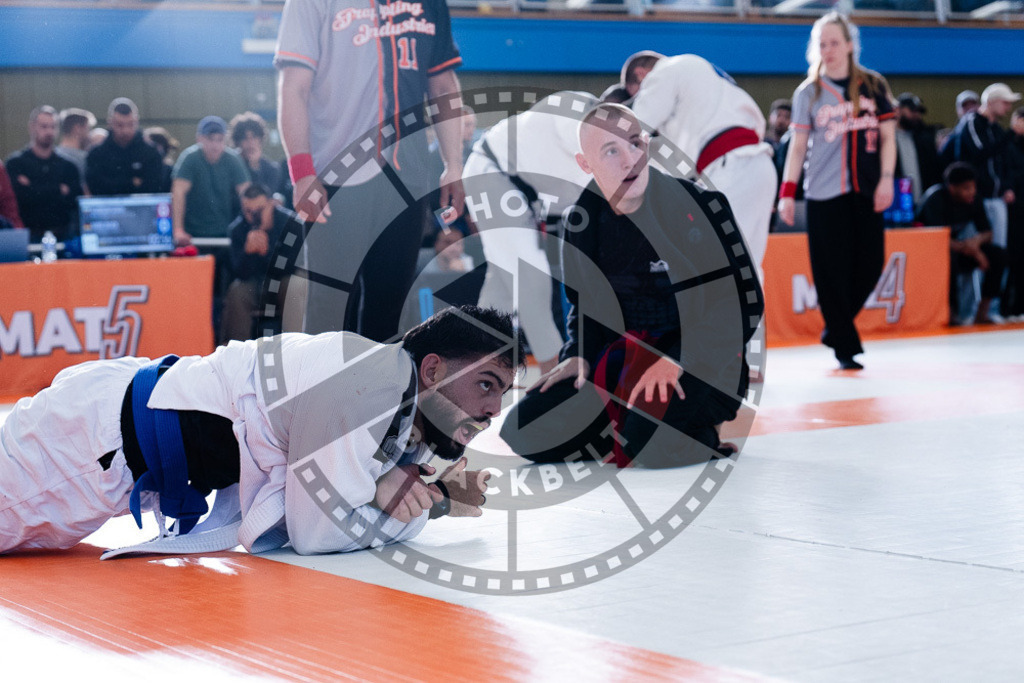 20251122PBB11984 | Athletes compete during the Grappling Industries Berlin Jiu-Jitsu and Grappling Championship, on November 22, 2025 in Berlin, Germany. © photoblackbelt