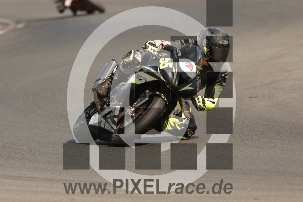 0055-20250814_10835 | Schöne Erinnerungen an spannende Momente - das festzuhalten ist unser Job. PIXELrace.de ist seit 2003 auf den Rennstrecken Europas unterwegs um die Action draußen beim Fahren und die wunderbare Stimmung imm Fahrerlager für euch einzufangen.