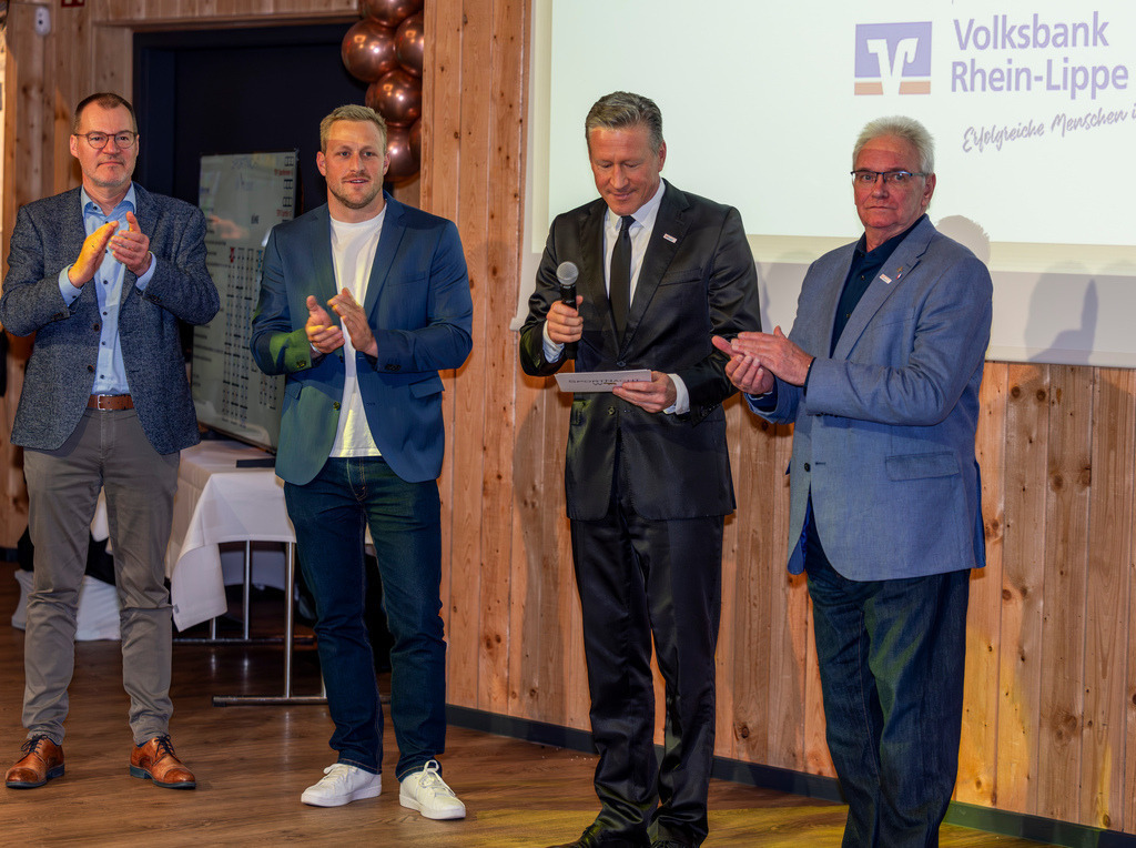 top-top.de 260306-066 | Foto, Video, Fotografie, Videografie, Fotobox, DJ, Discjockey, Musik, Musikbox, Veranstaltung, Photobooth, Amazon, Ebay, Buchtipp, Bestseller, Autor, Verlag, Buch, Wesel, Hamminkeln, NRW, Dinslaken, Rees, Drohne, Hochzeit, Party, Fotobox, Wesel, Fotograf