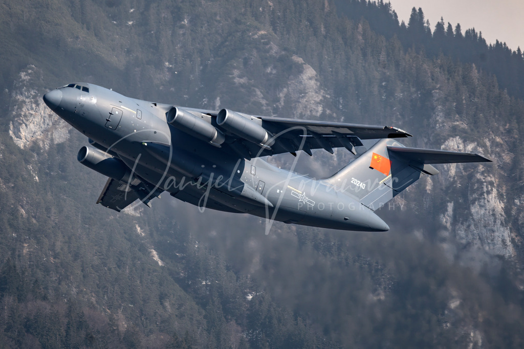 Xian Y-20 | Chinesischer Militärtransporter beiim Abflug aus Innsbruck