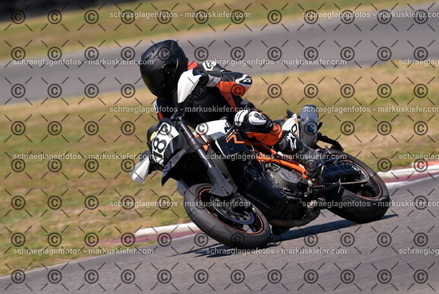 26bt04-1975 | markuskiefer.com - Realisiert mit Pictrs.com