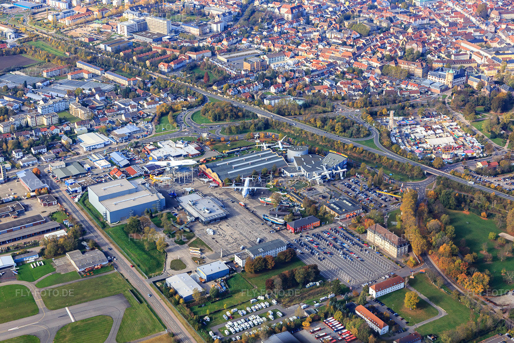 Luftbild: Technik Museum Sinsheim in Speyer im Bundesland Rheinland-Pfalz in Deutschland. – Foto: IMG_104254.jpg vom 31.10.2017 durch Werner Riehm/FLY-FOTO.de – Auflösung des Originals: 5472 x 3648 px – Technik Museum Sinsheim