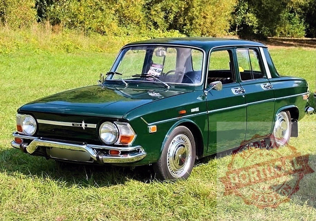 Simca 1000 classic green French vintage sedan car | Simca 1000 classic vintage French car parked on green grass outdoors - Realisiert mit Pictrs.com