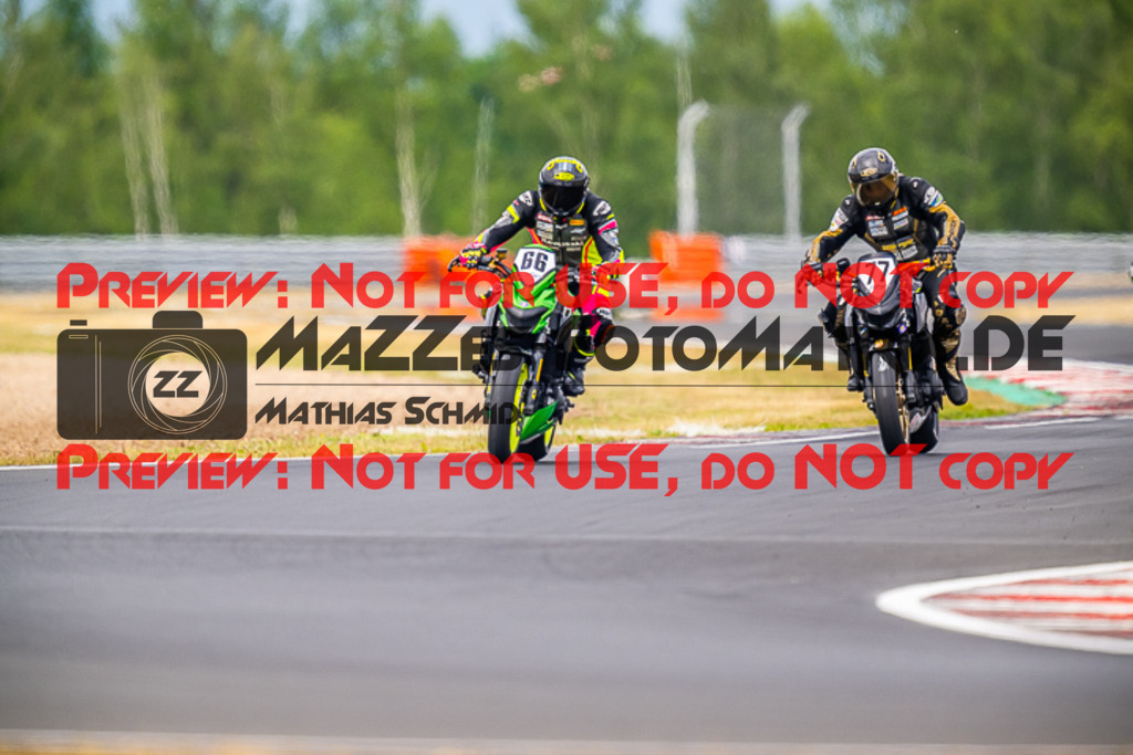 MaZZes_FotoMatrix_220625_1308 | TWINCUP