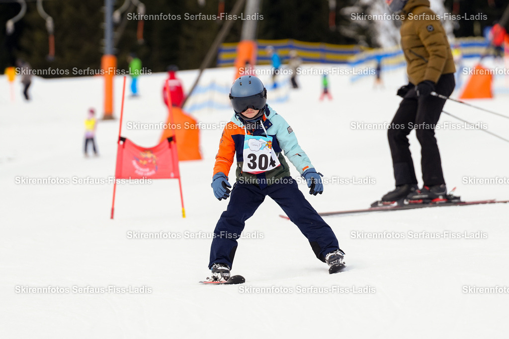 SRF_02.01.2026_0457 | Skirennfotos,Serfaus,Fiss,Ladis,Kinderskirennen,Winter,Tirol,Oberland,skirace,SFL,feelfree,weil wir's genießen,ski,Ski,skifahren,Sonnenplateau, - Realisiert mit Pictrs.com
