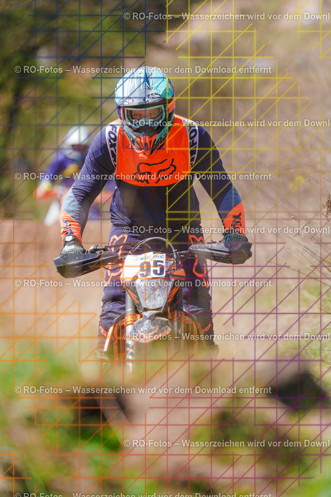 2 Lauf Mernes-627 | Sportfotografie von RO-Fotos: Motorsport, Motocross, Enduro, Laufveranstaltungen und Triathlon. Professionelle Fotos von Sportlern und Events. - Realisiert mit Pictrs.com