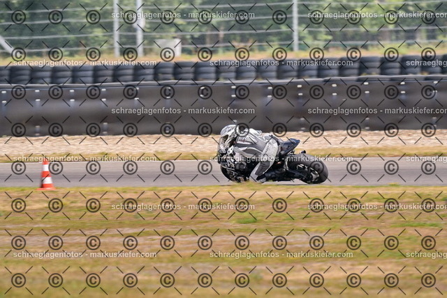 26bt05-1434 | markuskiefer.com - Realisiert mit Pictrs.com