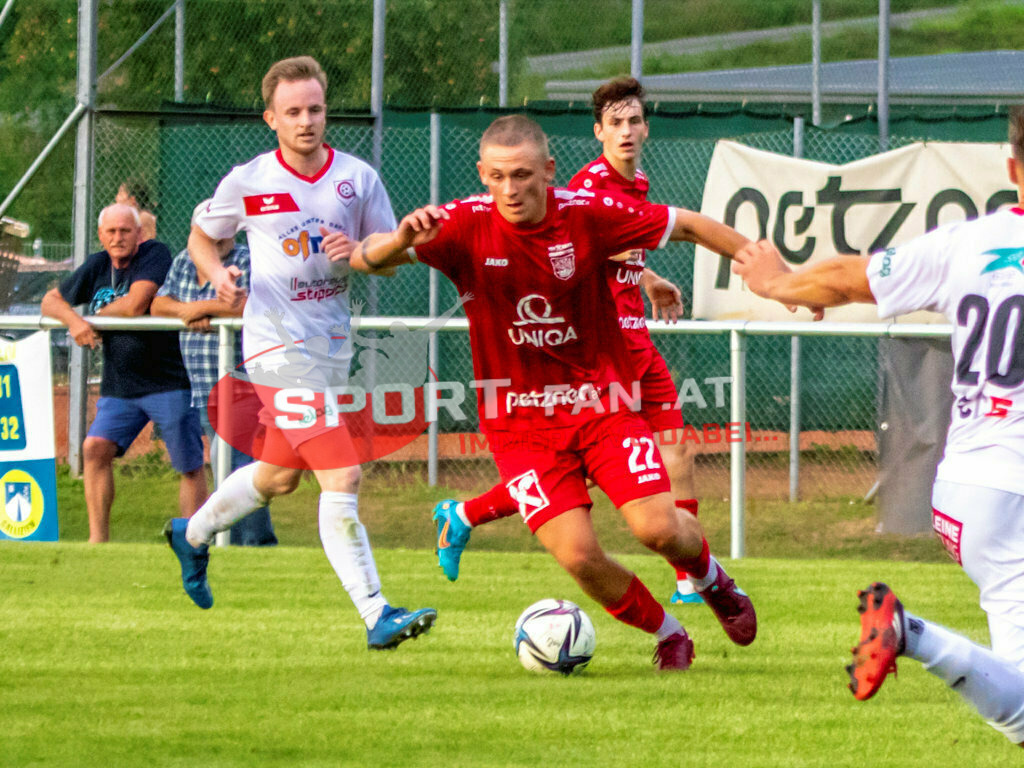 TSV Grafenstein - SK Maria Saal | Fabian Temmel (TSV Grafenstein #22) TSV Grafenstein - SK Maria Saal am 02.08.2022 in Grafenstein
(Sportplatz), AUSTRIA, (Photo by Ernst Krawagner sport-fan.at),  - Realisiert mit Pictrs.com