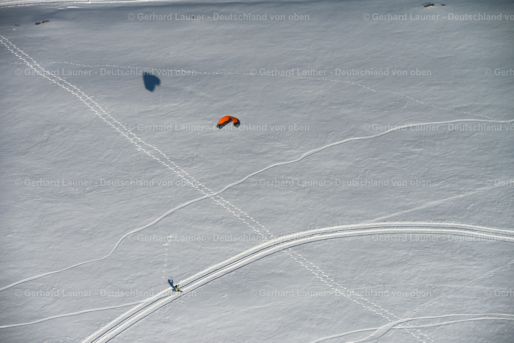 3301220 | Kitesnowsurfen bei Schmiedefeld am Rennsteig, Thüringer Wald