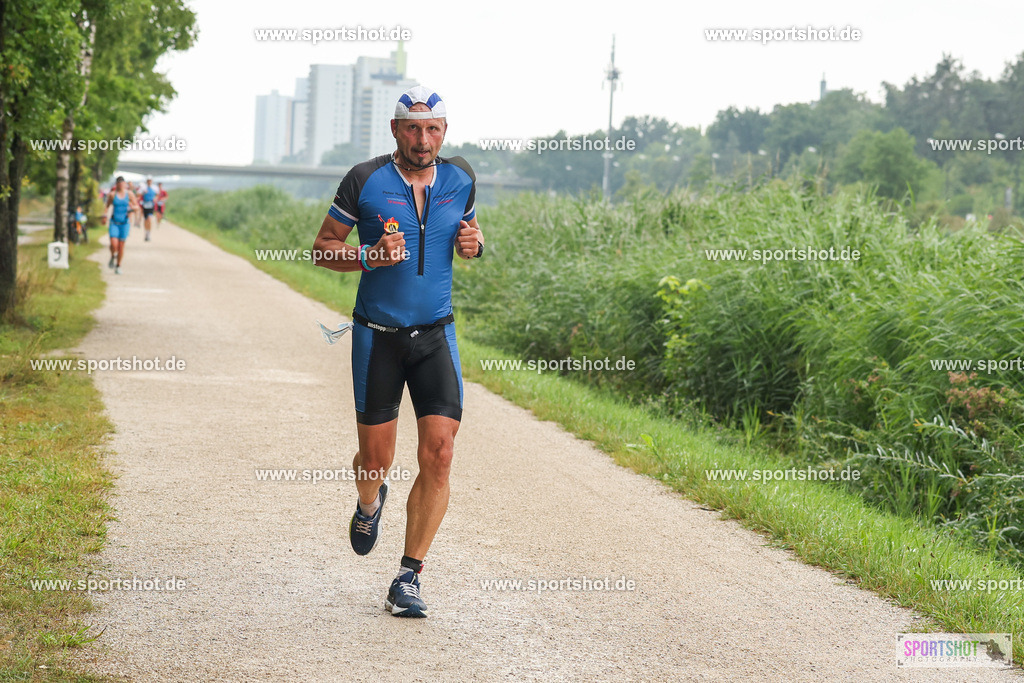LUR_1755 | 34. M-net Erlanger Triathlon 2025 #erlangertriathlon  #mnettriathlon2025 #mnettriathlon #team #olympischedistanz #mitteldistanz #triathlon #maindonaukanal  #erlangertriathlon2025 #yourpictrs #tv1848 #tv1848erlangen  #triathlonbayern #sportinerlangen #demsportverbunden #sportshot_your_pictrs Copyright: www.sportshot.de