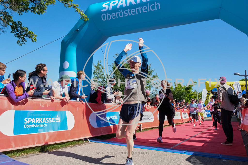 ..... | LINZ,AUSTRIA,27.April 24, Int. 3 Brückenlauf Linz  , Image shows: Photo: WAPICS / Michael ring