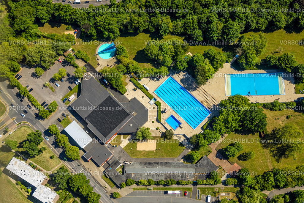 Essen250508251 | Luftbild, Freibad Kombibad Oststadt, Schultenweg, Freisenbruch, Essen, Ruhrgebiet, Nordrhein-Westfalen, Deutschland