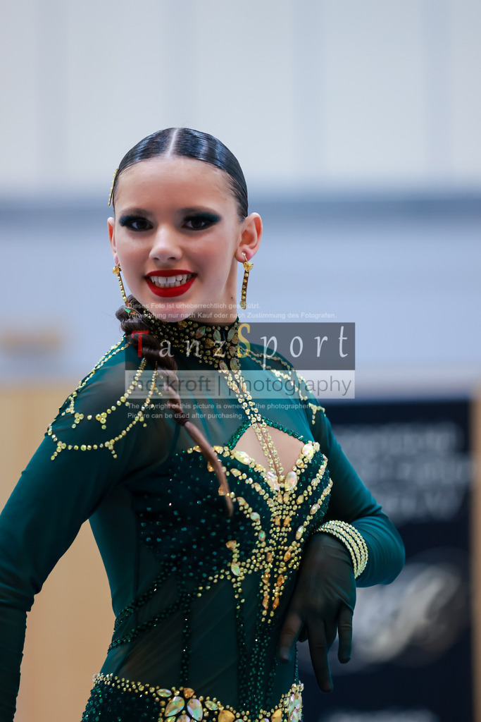 20260307_Solo-Forma_BL2_Nbg09722 | Tanzsportbilder, Standardtanz, Lateintanz, WDSF, DTV, LTVB, dancecomp, goc, hessen tanzt, blaues band der spree, walzer, tango, wiener walzer, slowfox, quickstepp, samba, rumba, cha-cha-cha, paso doble. jive, hd-kroft photography, turniertanzsport