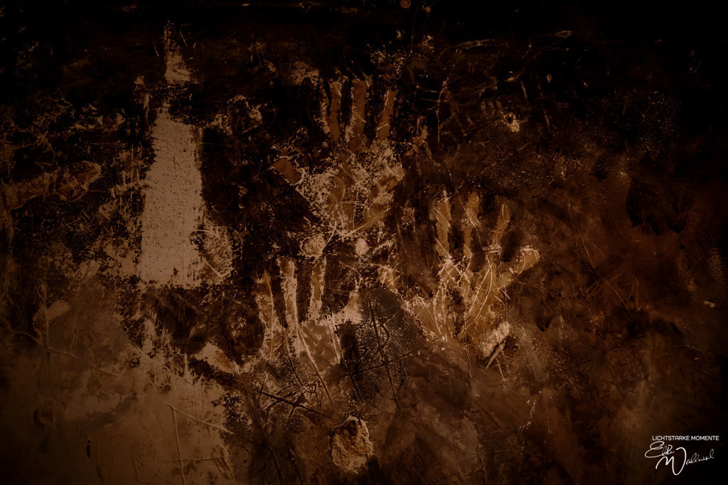 Festung Jabreen, Oman | Herzlich willkommen auf meiner Seite! Ich bin Elke Wallnisch, Deine Fotografin für lichtstarke Momente. Der Name steht für alles, was mich mit der Fotografie verbindet: Das Licht und seine machtvolle Wirkung auf eine Situation oder unsere Stimmung - Realisiert mit Pictrs.com