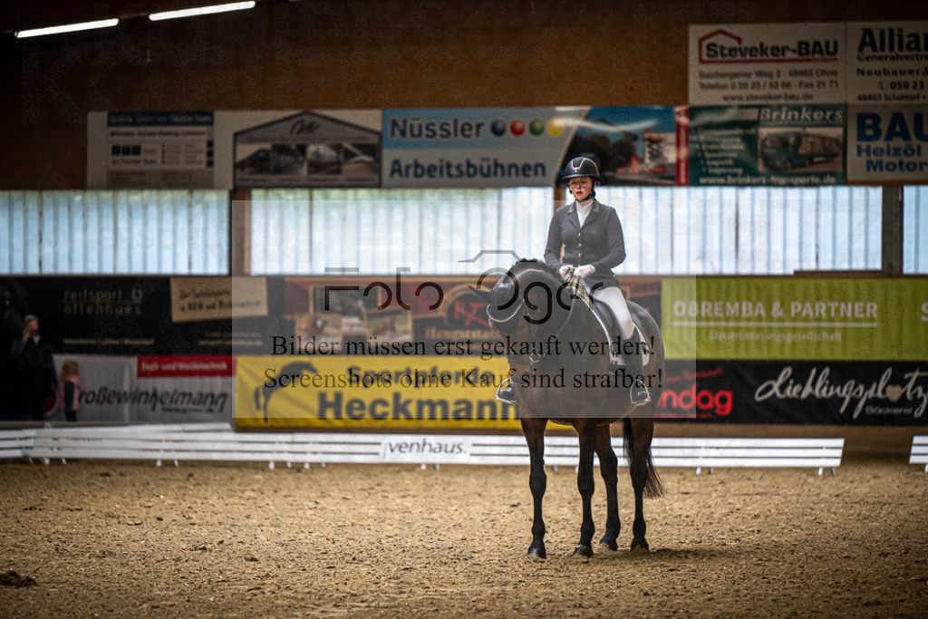 DOS_0772 | Entdecke hochwertige Reitturnierfotos von Foto Oger. Professionell, emotional und authentisch – jetzt Lieblingsmomente im Shop bestellen.Deutschlandweite Turnierfotografie. - Realisiert mit Pictrs.com