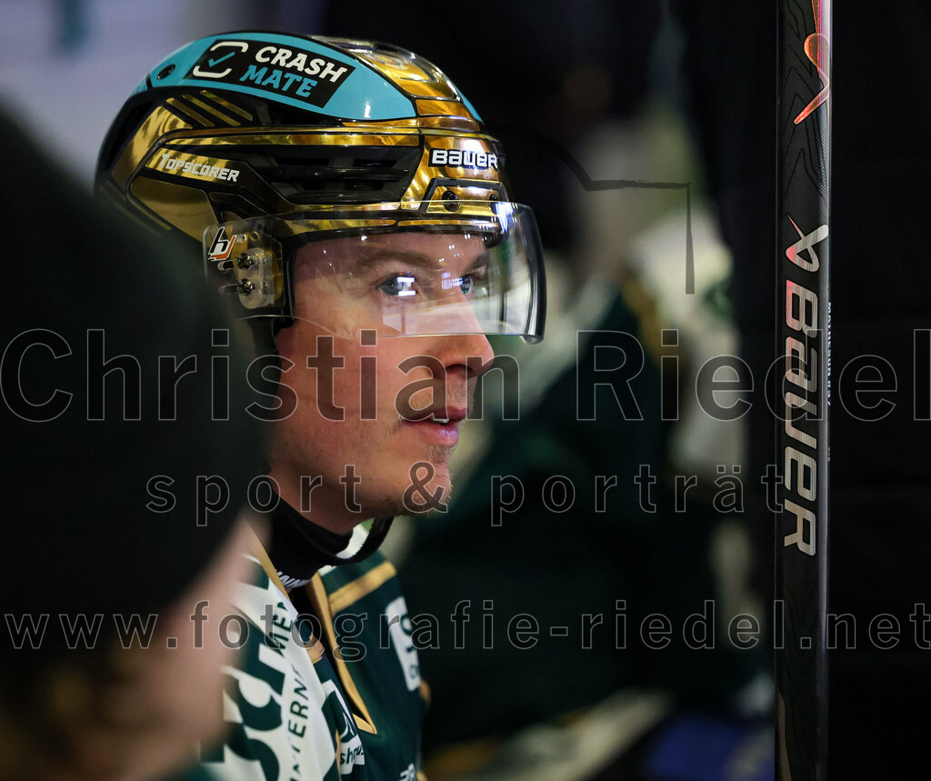 2026-01-02_101_TSV_Erding_gegen_Hoechstadt_Alligators | Erding, Deutschland, 02.01.2026:Eishockey, Oberliga Süd 2025 / 2026, 33. Spieltag, TSV Erding gegen Höchstadt Alligators, Endergebnis: 2:1Thomas Matheson (Erding Gladiators, #37)Foto: Christian Riedel / fotografie-riedel.net