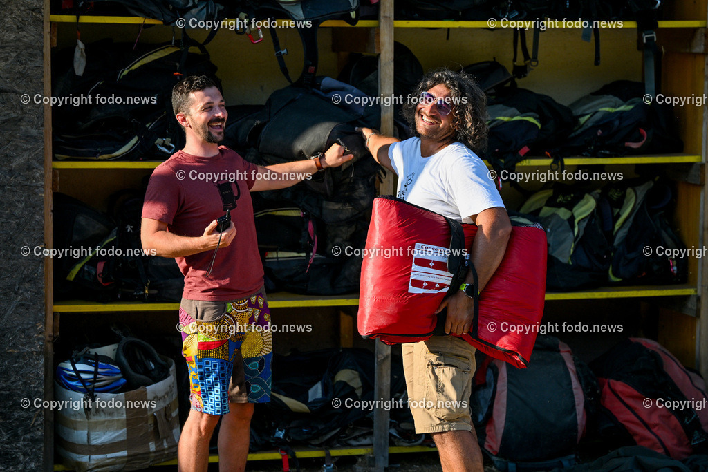 Flugschule Ternberg_ 17.08.2023-19 | 17.08.2023, Ternberg, AUT, Flugschule, im Bild Mario Poscher (Inhaber der Flugschule Ternberg), Saman Kheyrmanesh (Flugschueler)