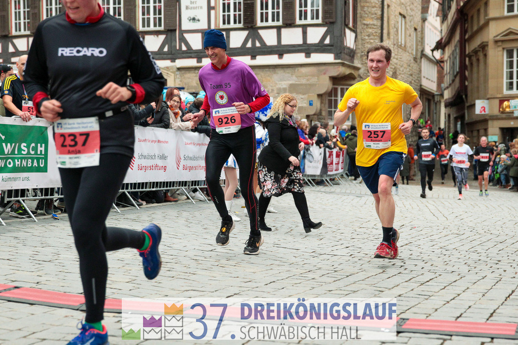 VR Bank Hauptlauf 10000m | 3 Koenigslauf 2023 - Realisiert mit Pictrs.com