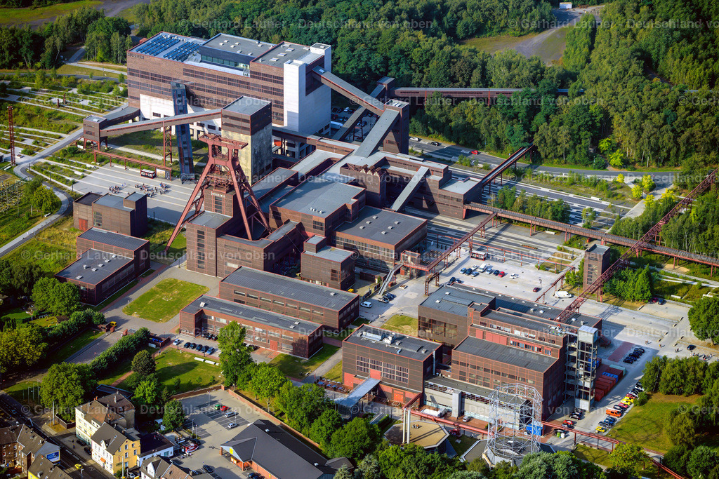 3293380 | Zeche Zollverein, Essen ESSEN 25.08.2021 Museums- Gebäude- Ensemble Zeche - Ruhr Museum in Essen im Bundesland Nordrhein-Westfalen. // Museum building ensemble pit - Ruhr Museum in Essen in the state North Rhine-Westphalia. Foto: Gerhard Launer