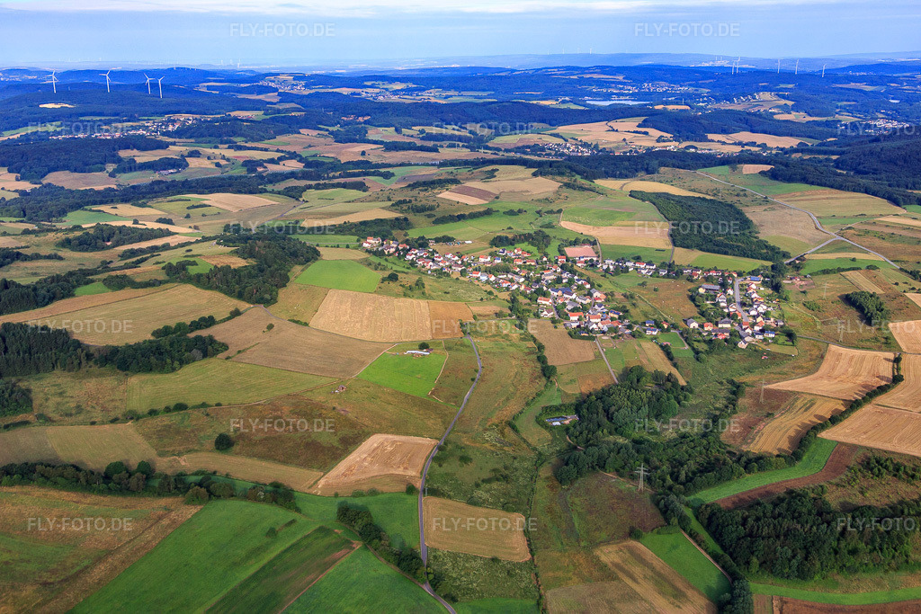 Luftbild: Ortsansicht von Osten im Ortsteil Mosberg-Richweiler in Nohfelden im Bundesland Saarland in Deutschland. Foto: IMG_091961.jpg vom 16.07.2016 durch Werner Riehm/FLY-FOTO.de