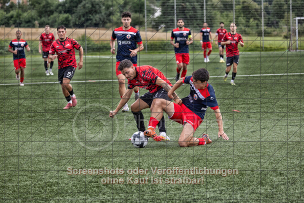 20250726_173814_0049-Bearbeitet | #,TSV Bad Boll (rot/schwarz) vs. TSVGG Plattenhardt (blau/rot), Fussball, DB-Regio-WFW-Pokal - wfv, 1.Runde, Saison 2025/2026, Kunstrasenplatz, Erlengarten 37, 73087 Bad Boll, 26.07.2025 - 17:30 Uhr,Foto: PhotoPeet-Sportfotografie/Peter Harich