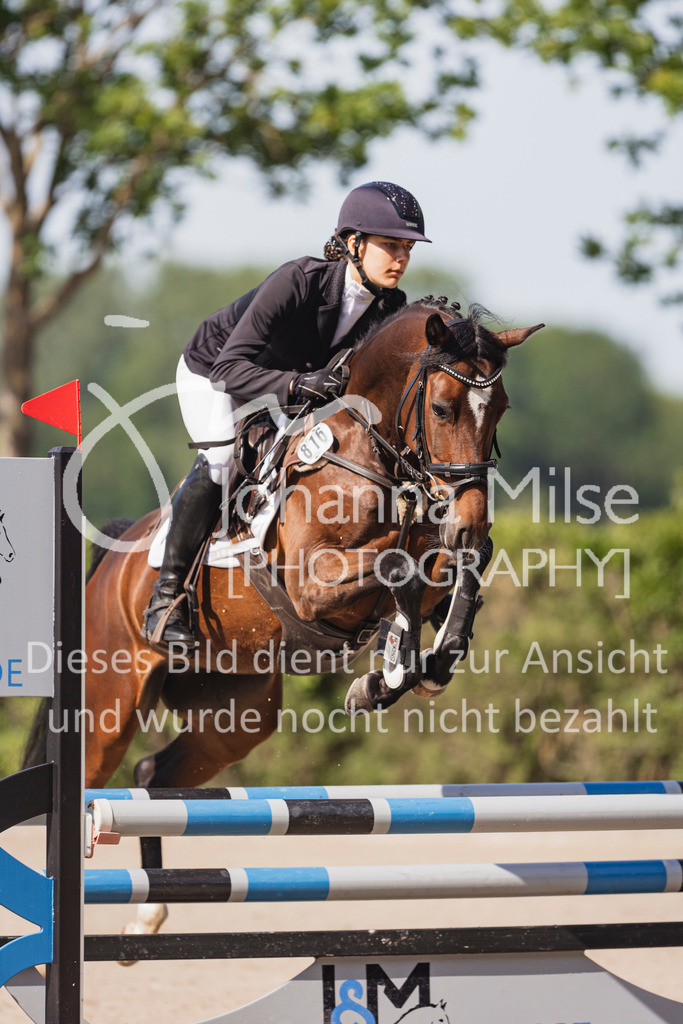 250621_Lemwerder_QualiBuChaPonys5j-115 | Deine schönsten Turniermomente als professionelle Fotos! Entdecke hochwertige Pferdesport-Fotografie im Online-Shop. Jetzt Fotos finden & bestellen!