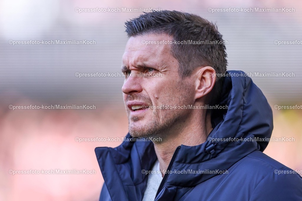 BVB08022502237 | 08.02.2025, Fußball, Borussia Dortmund - VfB Stuttgart, 1. Fußball Bundesliga, 21. Spieltag, Signal Iduna Park, Saison 2024 2025: Sebastian Kehl (Sportdirektor BVB)DFB regulations prohibit any use of photographs as image sequences and or quasi-video.