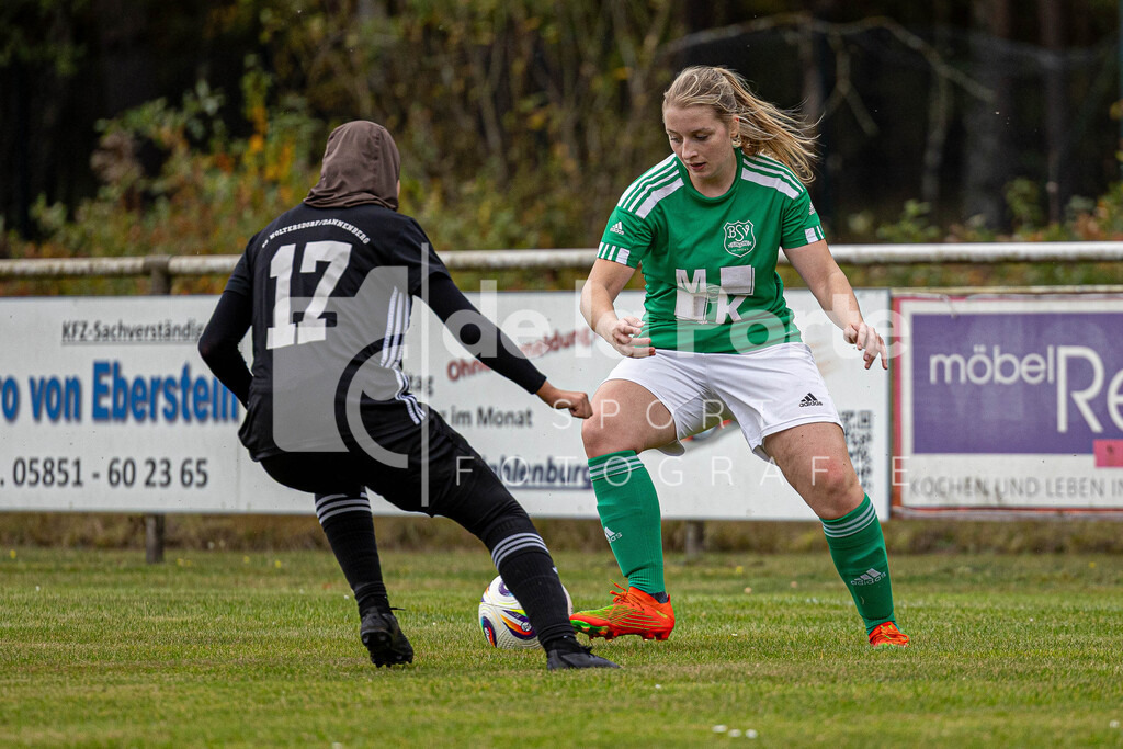 Union Bevensen Frauen - Müller_ Carlotta vs SG Dannenberg 111025 dlP | immodelaporte-sportfotos - Realisiert mit Pictrs.com