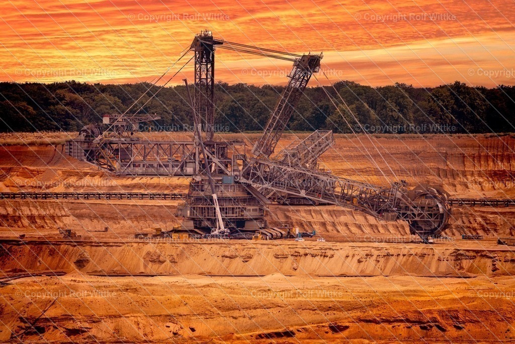 Bagger1 | Rolf Wittke  - Realisiert mit Pictrs.com