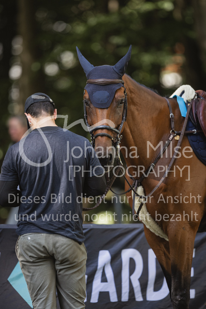 230910_OWLCh_GroßerPreis-601 | Deine schönsten Turniermomente als professionelle Fotos! Entdecke hochwertige Pferdesport-Fotografie im Online-Shop. Jetzt Fotos finden & bestellen!