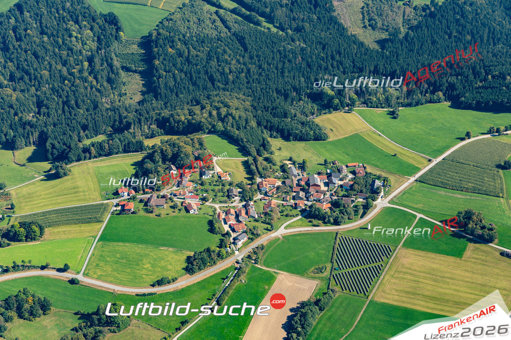 Aktuelles Luftbild von Oberanschiessing Perlesreut Kauf mit Lizenz / Bildrechten möglich- Die Luftaufnahme wurde 2021 mittels UL-Flugzeug erstellt ( keine Drohne ) - hochauflösende Kamera-Systeme von  Canon -Beste Qualität - Für grossformatige Ausdrucke geeignet. Die Geschenkidee !