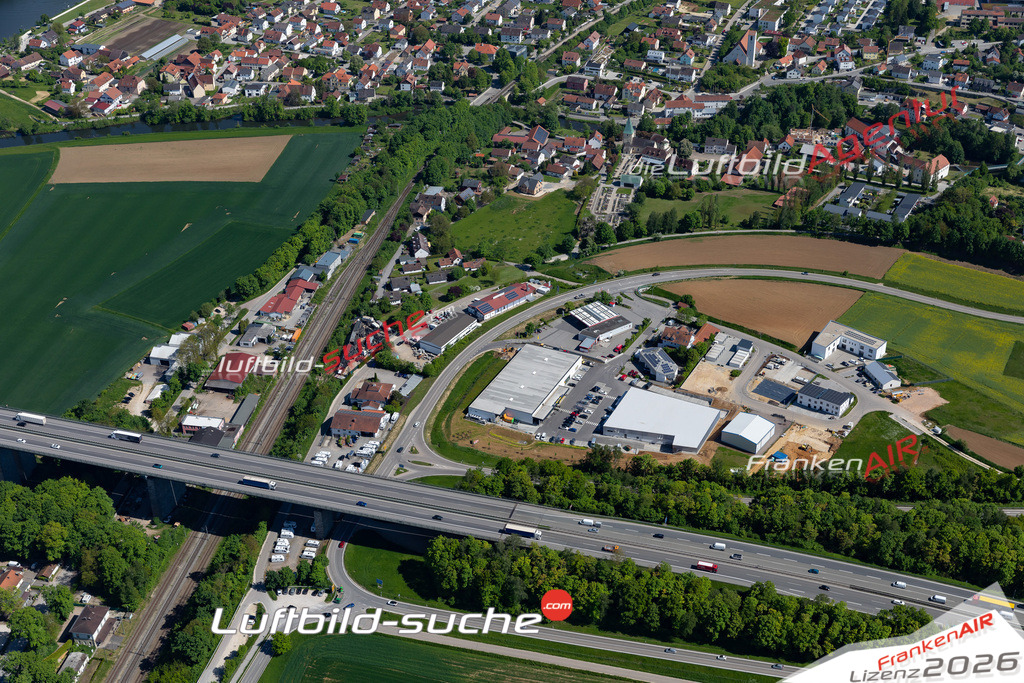 Das Luftbild der Stadt Sinzing wurde 2021 vom Flugzeug heraus erstellt (keine Drohne) Aufnahmehöhe ca.450 Meter- hohe Bildauflösung und Druck-Qualität garantiert!