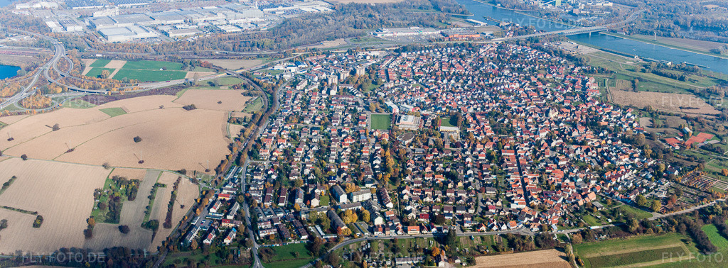 Luftbild: Fluss- Uferbereichen des Rhein am Rhein im Ortsteil Maximiliansau in Wörth im Bundesland Rheinland-Pfalz in Deutschland. Foto: IMG_35234-Bearbeitet.jpg vom 31.10.2010 durch Werner Riehm/FLY-FOTO.deAuflösung des Originals: 8735 x 3224 px
