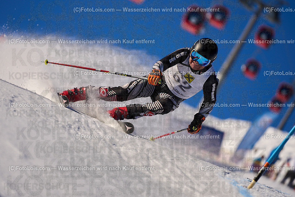 ALP2843_MASTERS-Cup_GS-B Herrn_Kienberger Matthias | (C)FotoLois.com, Alois Spandl. FIS Masters-Cup Wildschönau, Giant Slalom auf der Piste Schatzberg GS, Siegerehrung auf dem Dorfplatz Niederau, Sa 13. Januar 2024.