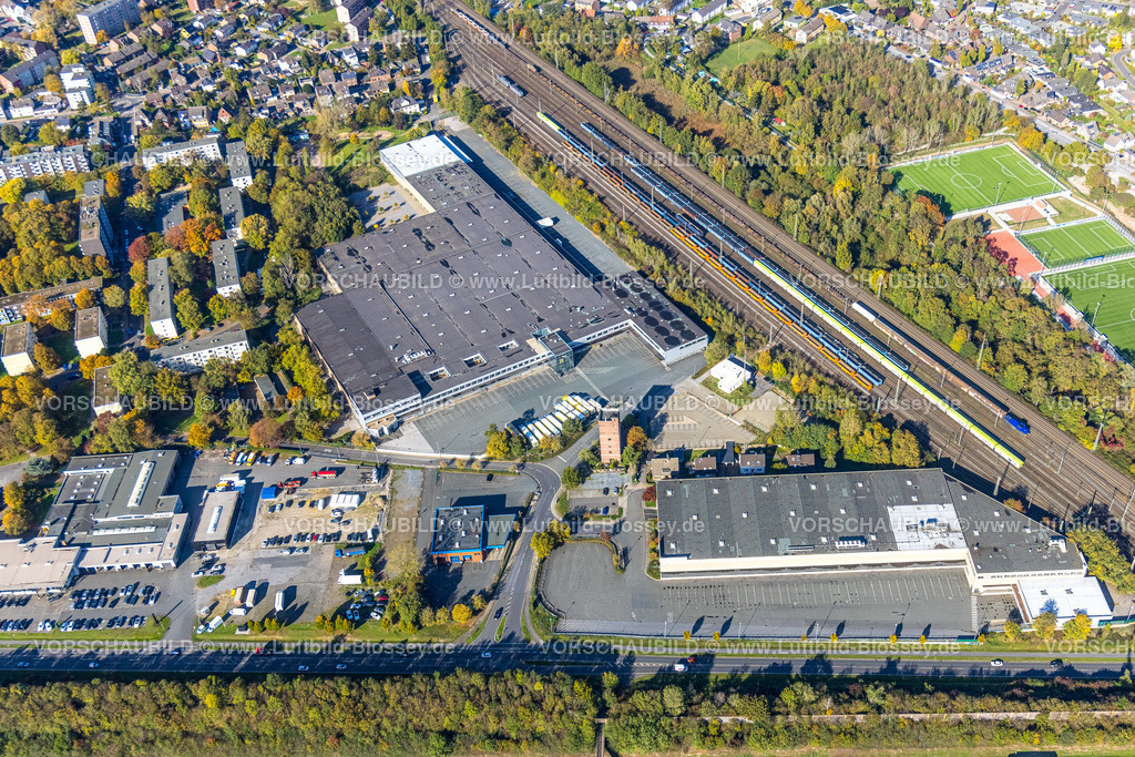 Moers221004078 | Luftbild, Gewerbegebiet Chemnitzer Straße, Neukauf Supermarkt und Edeka Supermarkt, Alter Wasserturm, Moers-Asberg, Moers, Ruhrgebiet, Nordrhein-Westfalen, Deutschland