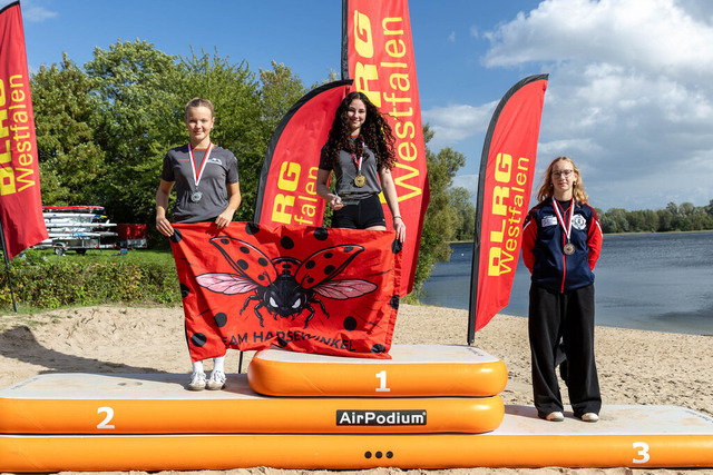 DLRG, Rettungssport, Beach- & Oceanevents, NRW-Landesmeisterschaften Freiwasser Rettungssport 2026 20.09.2026 | Kalkar-Wissel, Deutschland - September, 20: Impressionen der 7. NRW-Landesmeisterschaften Freiwasser Rettungssport 2026 im Naturbad Wisseler See (Foto: Benedikt Lang (DLRG)) - Realisiert mit Pictrs.com