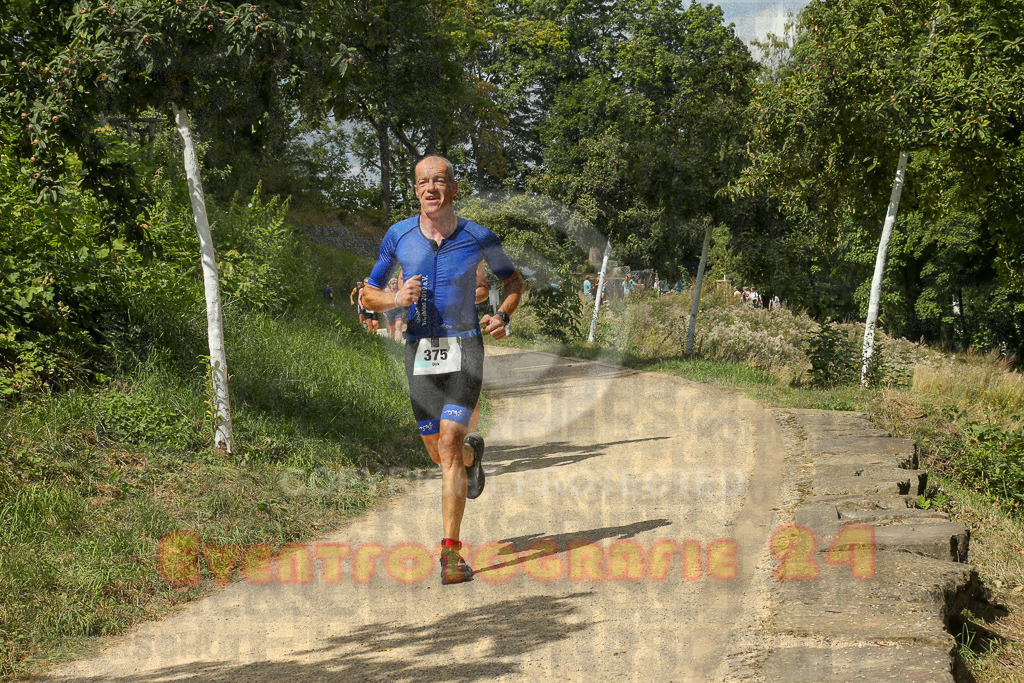 250824_1338_EX1_3105 | Sportfotografie im Rhein-Sieg Kreis, Köln, Bonn, NRW, Rheinland Pfalz, Hessen, etc. Unser Tätigkeitsfeld umfasst den Laufsport vom Volkslauf über den Marathon, Duathlon, Triathon bis zum Ultralauf wie Kölnpfad Ultra oder Schindertrail.