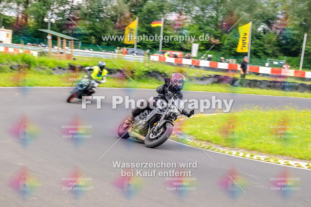 VBK-7216 | Hier findet Ihr Bilder von Touristenfahrten auf der Nürburgring Nordschleife oder von anderen Veranstaltungen die ich besucht habe. Viel Spass beim Durch Schauen 