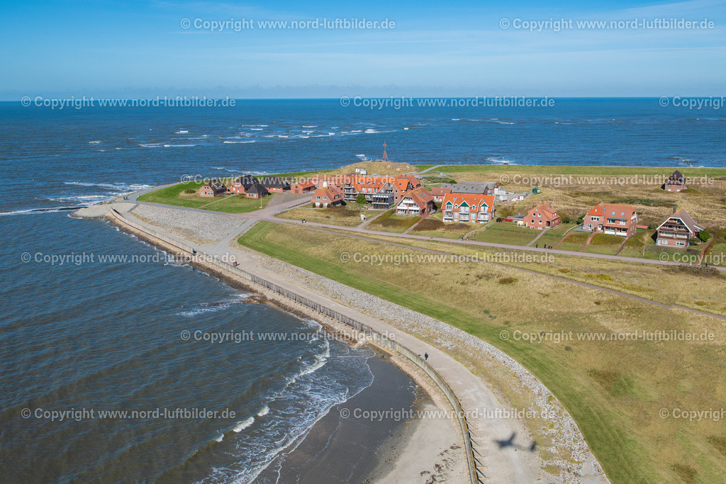 Baltrum_ELS_6351091022 | BALTRUM 09.10.2022 Ortsansicht der Straßen und Häuser der Wohngebiete von West- und Ost- Dorf auf der Nordsee- Insel Baltrum im Bundesland Niedersachsen. Weiterführende Informationen bei: Nordseeheilbad Insel Baltrum. // Town View of the streets and houses of the residential areas in Ostdorf and Westdorf on the North Sea island Baltrum in the state Lower Saxony. Further information at: Nordseeheilbad Insel Baltrum. Foto: Martin Elsen