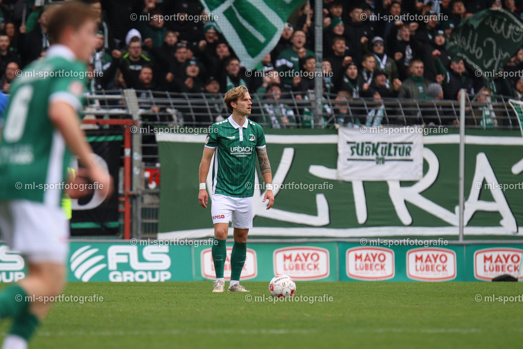 Fußball I Herren I Saison 2025/2026 I Regionalliga Nord I 19. Spieltag I VfB Lübeck - SV Meppen | Luca Falk Menke (5, VfB Lübeck) - Realisiert mit Pictrs.com